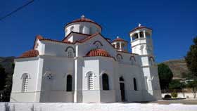 St. Nikolaos Kilisesi, Livadia sahil yolu üzerinde...