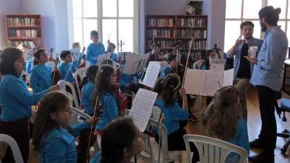 29 Mart 2017 - 53. Kütüphaneler Haftasında Adalar Çocuk Orkestrası ilk konserini kitaplar arasında verdi.