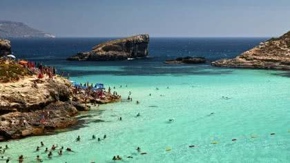 Akdenizde Bir Ada, Adı Malta