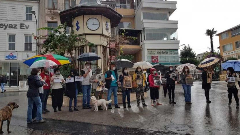 Adalılardan büyük çöp kamyonlarının kaldırılması için çağrı ve eylem